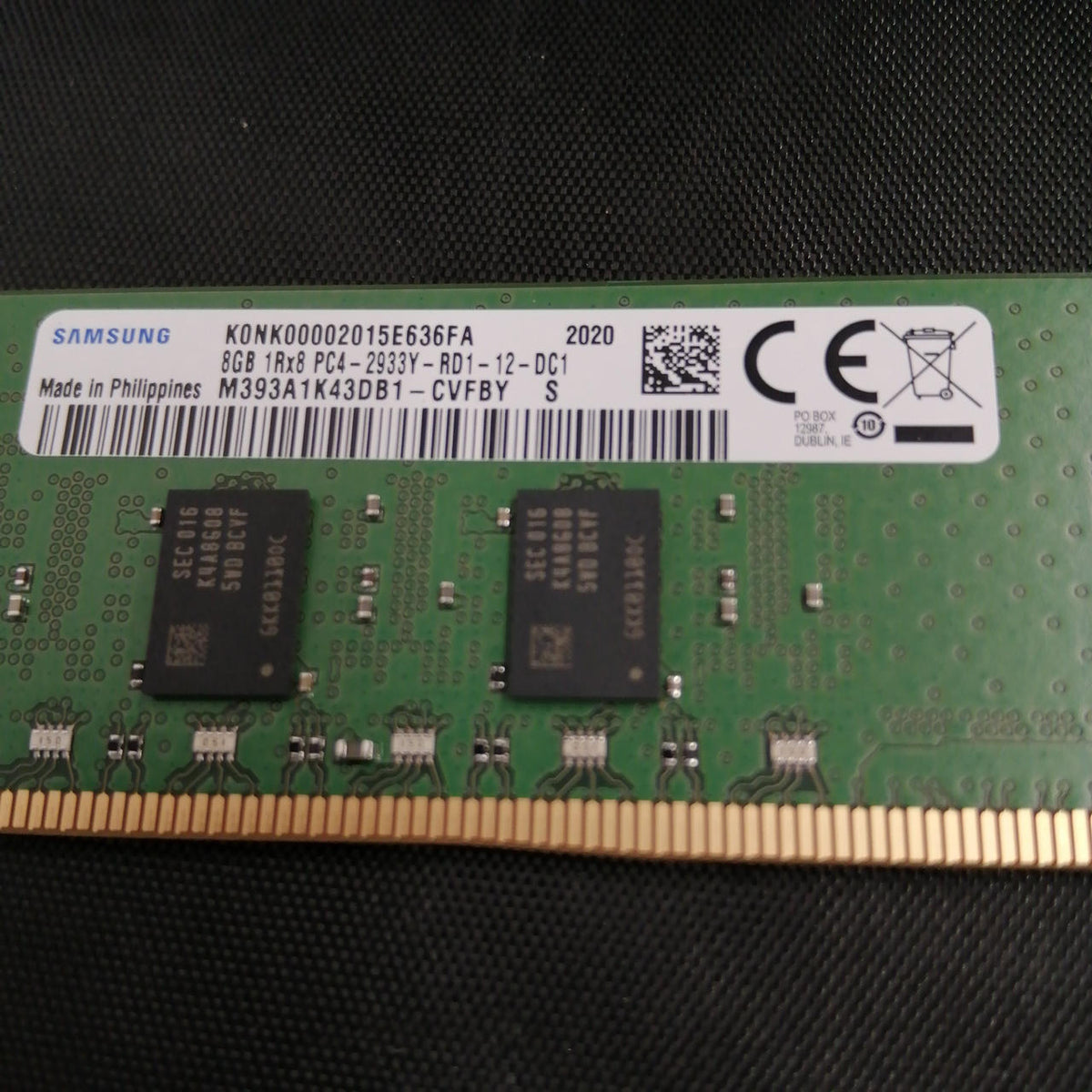SUMSUNG [RDIMM DDR4 8GB] M393A1K43DB1