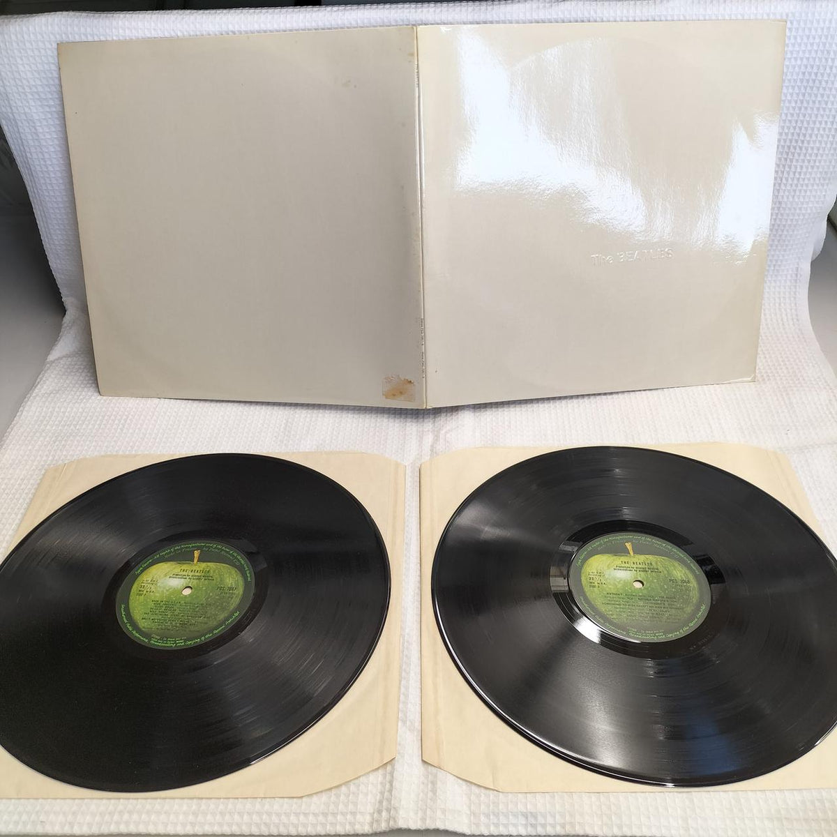 THE BEATLES Record THE BEATLES (PMC-7067-8)