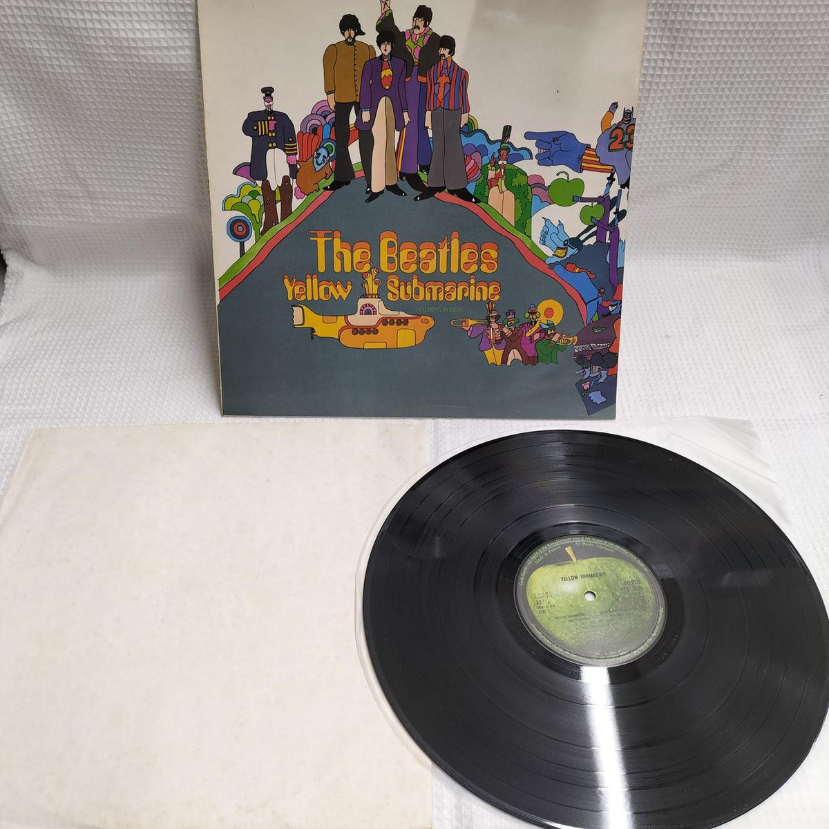 THE BEATLES Record YELLOW SUBMARINE (PCS-7070