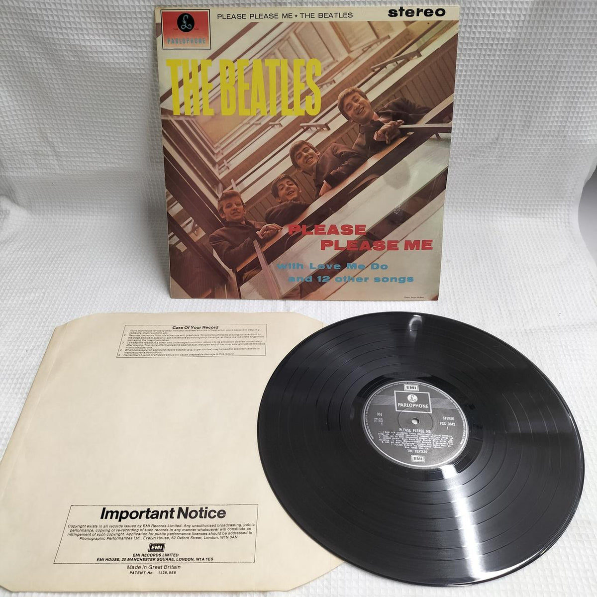 THE BEAALES Record: PLEASE PLEASE ME (PCS3042)
