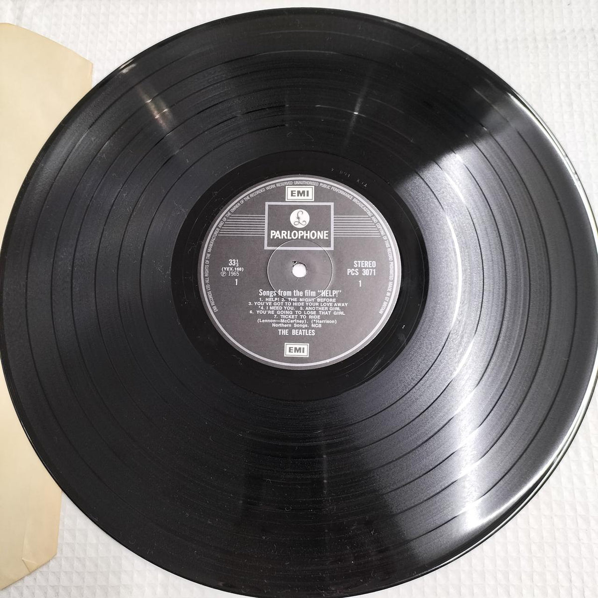 THE BEATLES Record HELP! (PCS-3071)