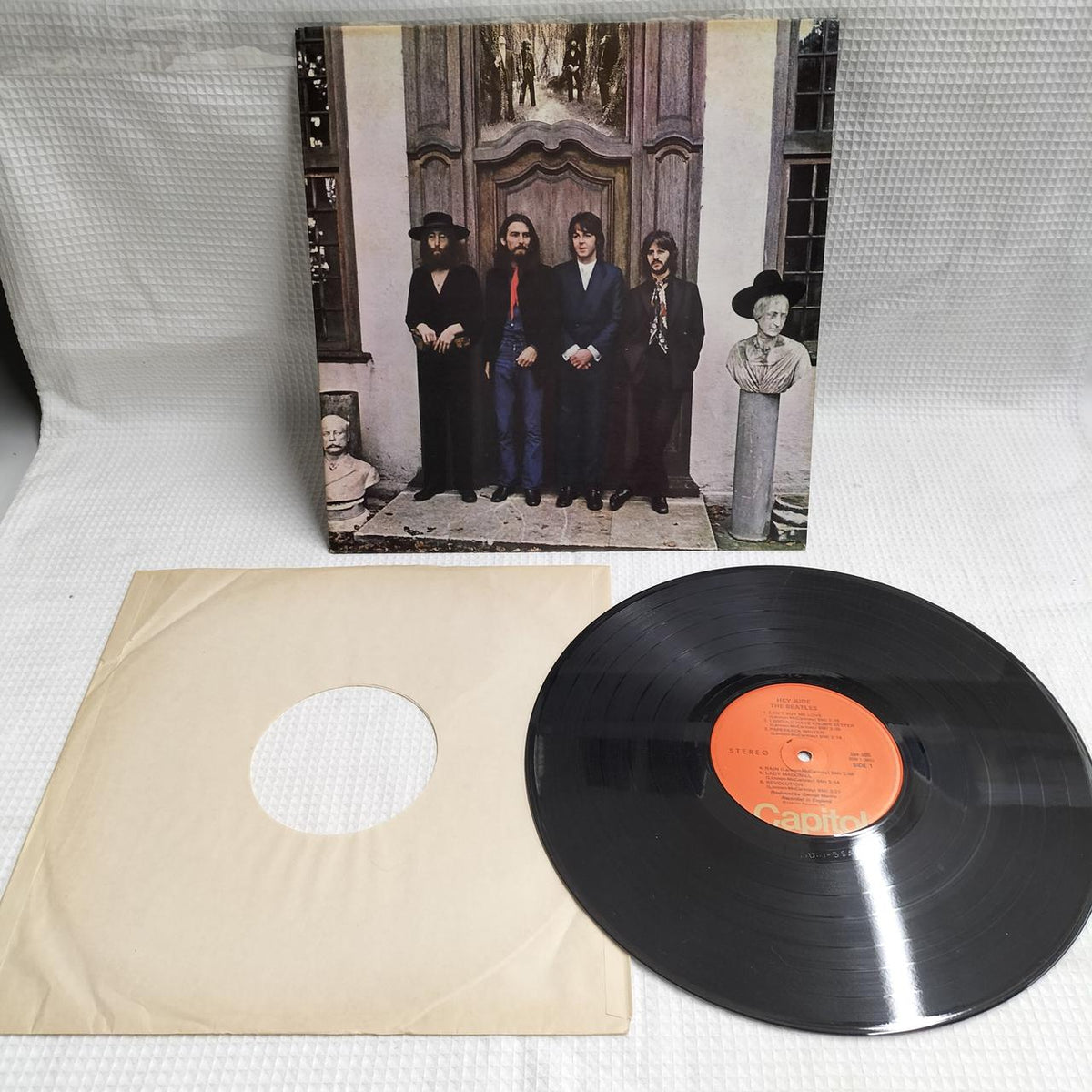 THE BEATLES Record HEY JUDE (SW-385)