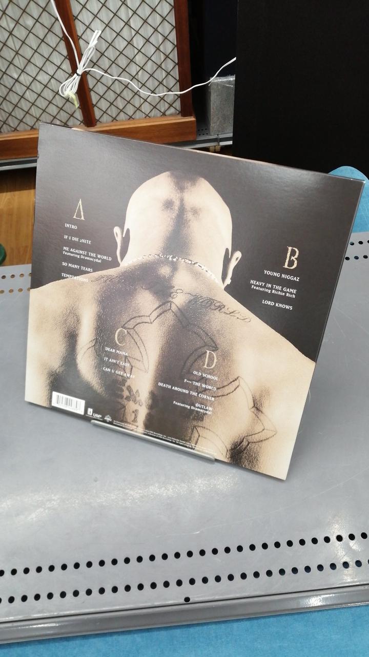 A UNIVERSAL MUSIC COMPANY ME AGAINST THE WORLD BOO3I433-OI