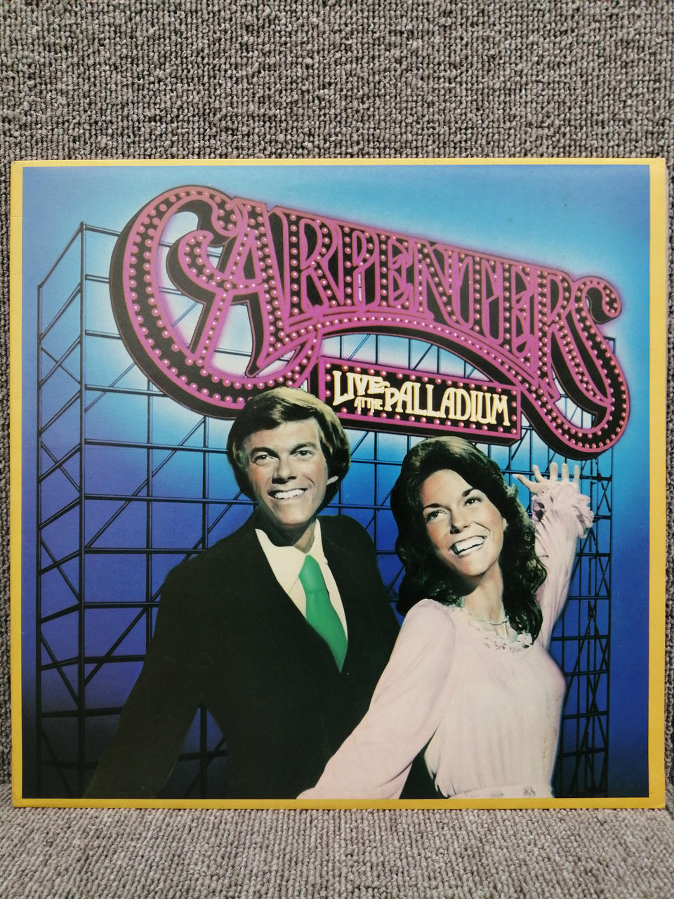 A&M RECORDS Analog Record CARPENTERS/LIVE AT THE PALLA