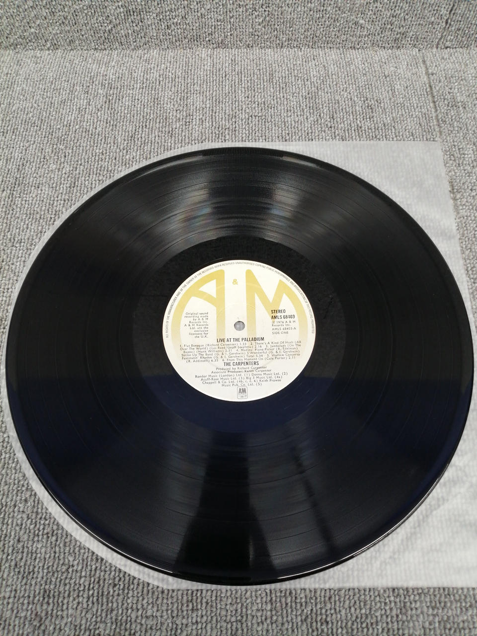 A&M RECORDS Analog Record CARPENTERS/LIVE AT THE PALLA