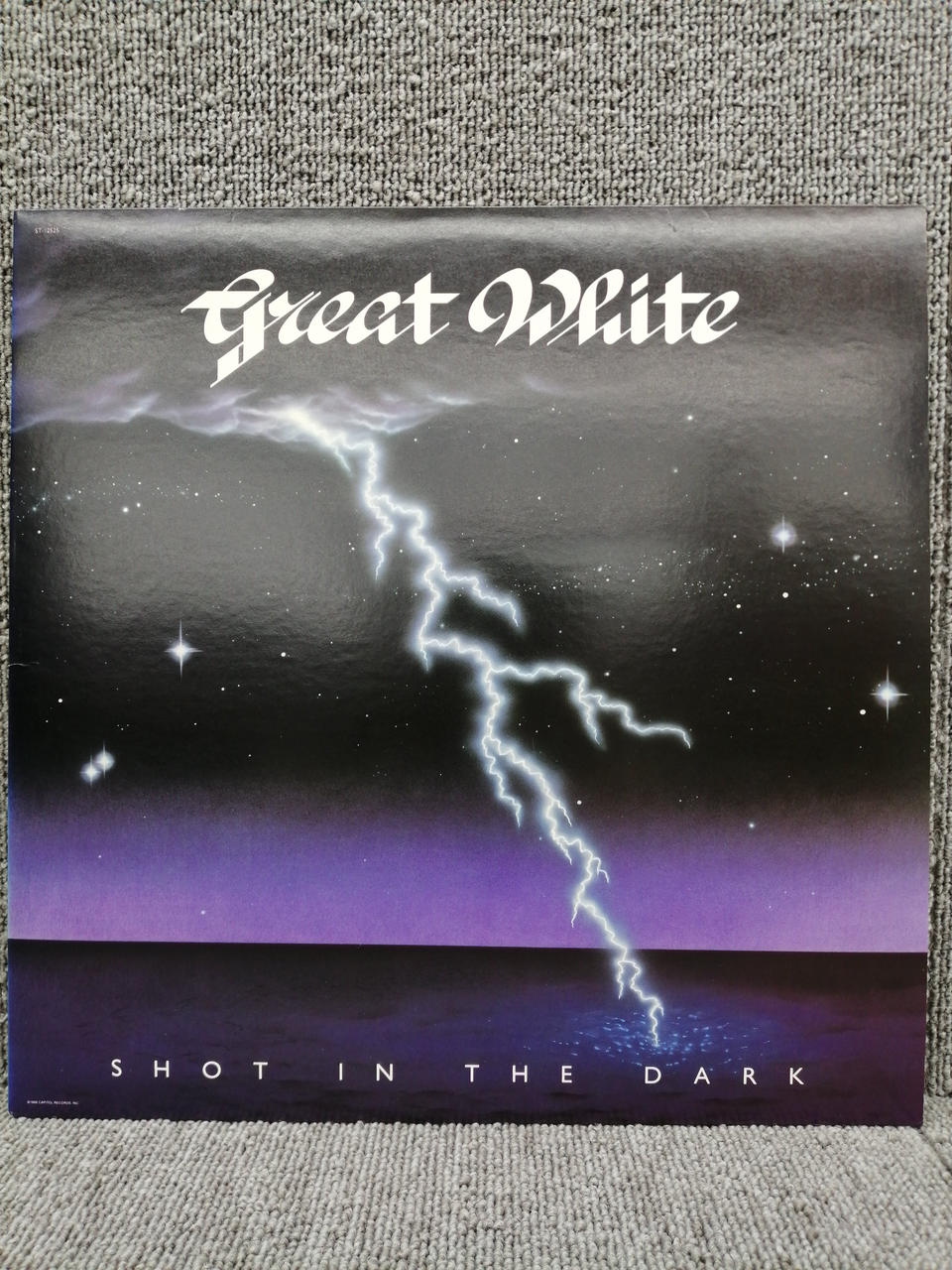 CAPITOL RECORDS Vinyl record GREAT WHITE/SHOT IN THE DARK
