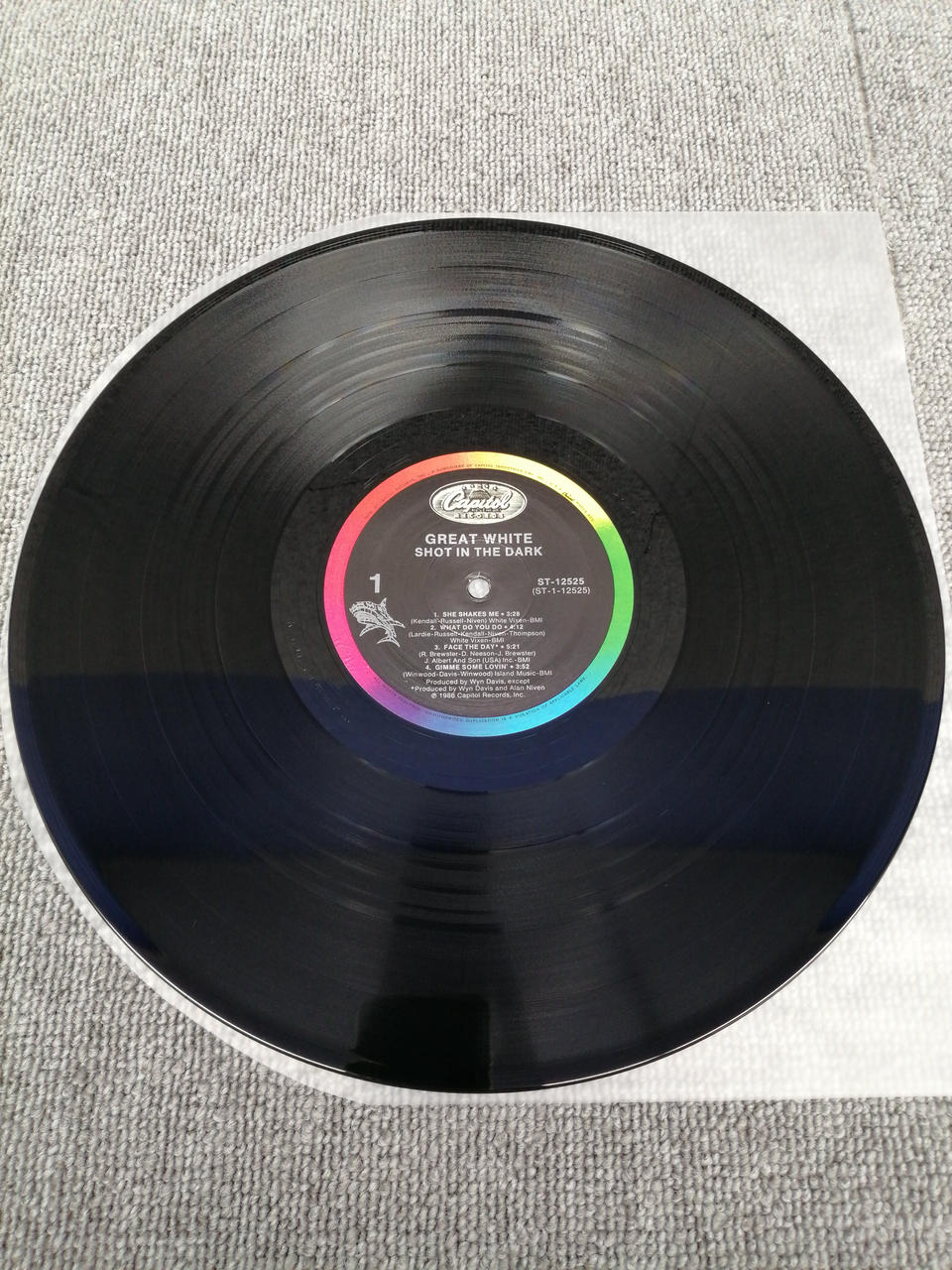 CAPITOL RECORDS Vinyl record GREAT WHITE/SHOT IN THE DARK