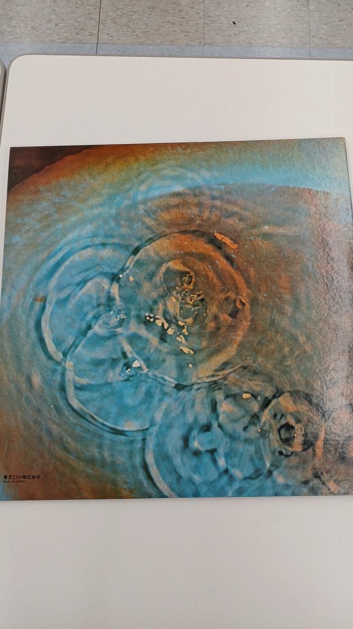 TOSHIBA EMI LP record MEDDLE