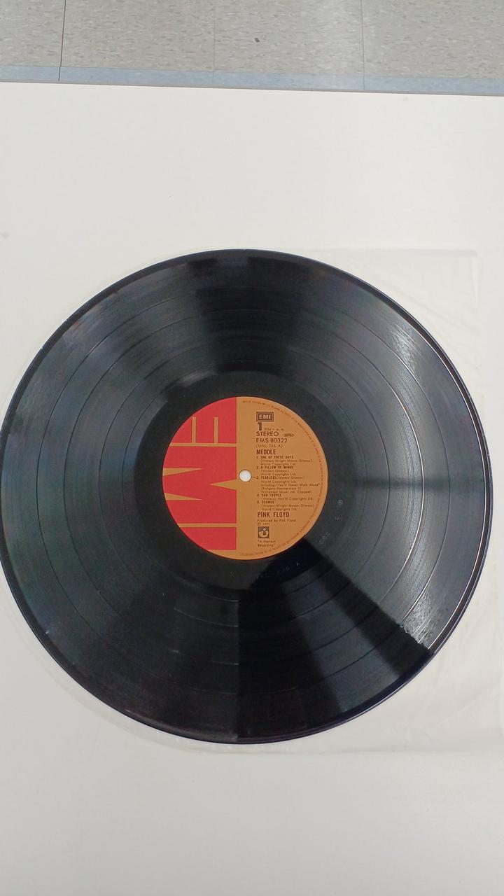 TOSHIBA EMI LP record MEDDLE