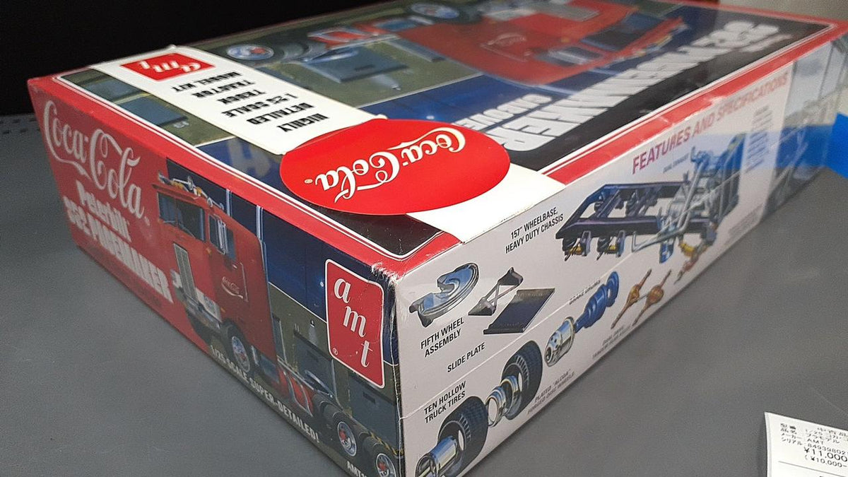 AMT Plastic Model 1/25 Coca-Cola Peterbilt 352 Pacemaker - Banzai Thrifting | BanzaiHobby