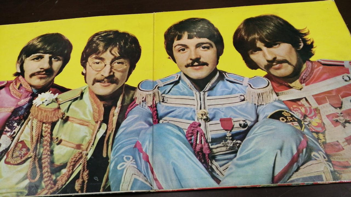 Toshiba PEPPERS LONELY HEARTS CLUB BAN AP-8163
