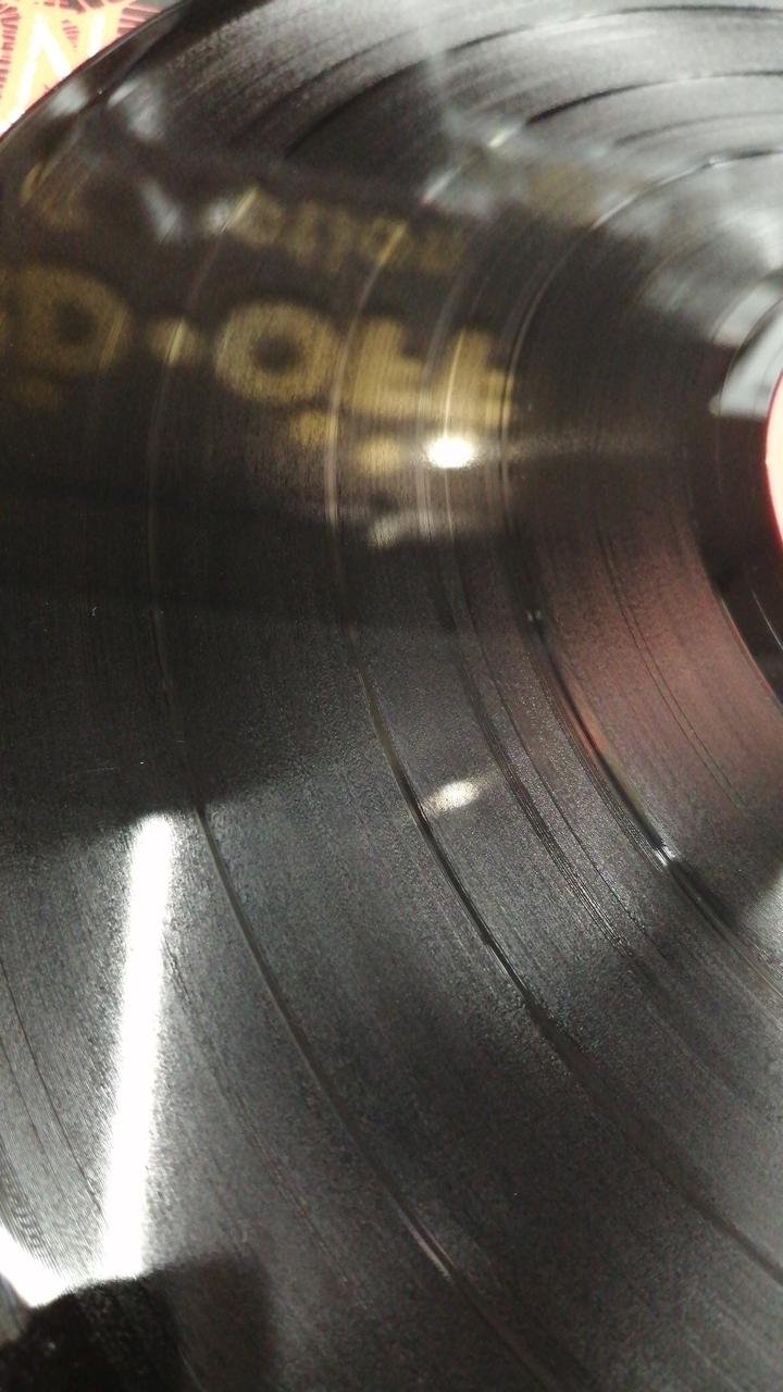 CBS Sony BARK AT THE MOON 30AP2731