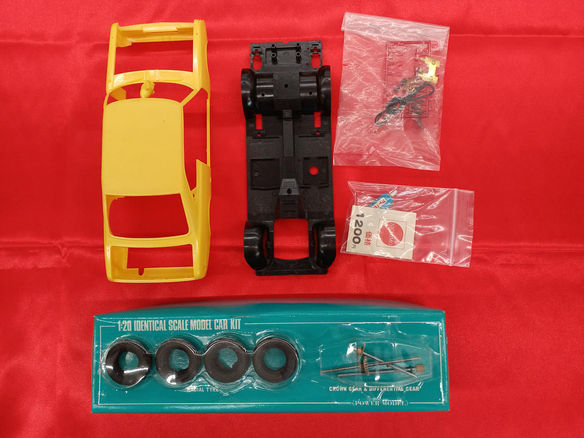 Nichimo Toyopet Corona Mark II 1900 Hardtop GSL MC2031 - Banzai Thrifting | BanzaiHobby