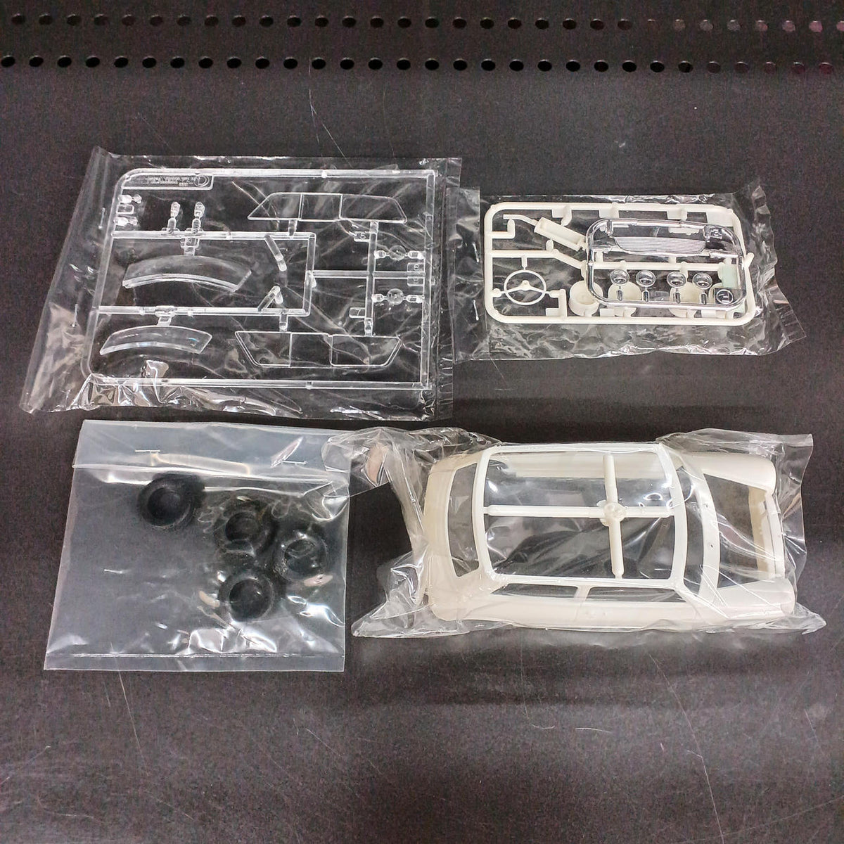 TAMIYA Austin Mini Cooper 1275 MK.I - Banzai Thrifting | BanzaiHobby