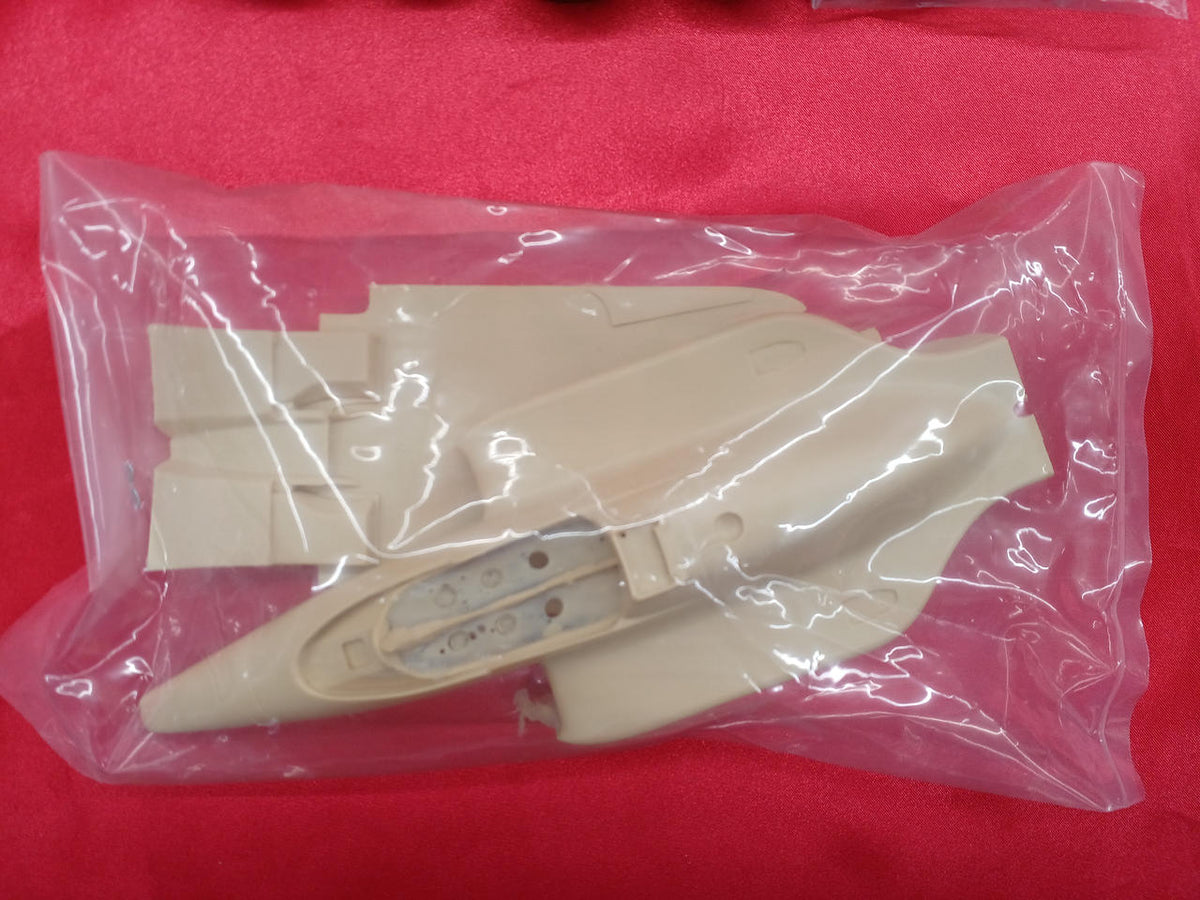 CLUBM 1/20 Resin Kit LOTUS 98T TURBO RENAULT - Banzai Thrifting | BanzaiHobby