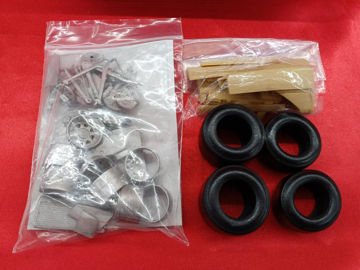 CLUBM 1/20 Resin Kit LOTUS 98T TURBO RENAULT - Banzai Thrifting | BanzaiHobby
