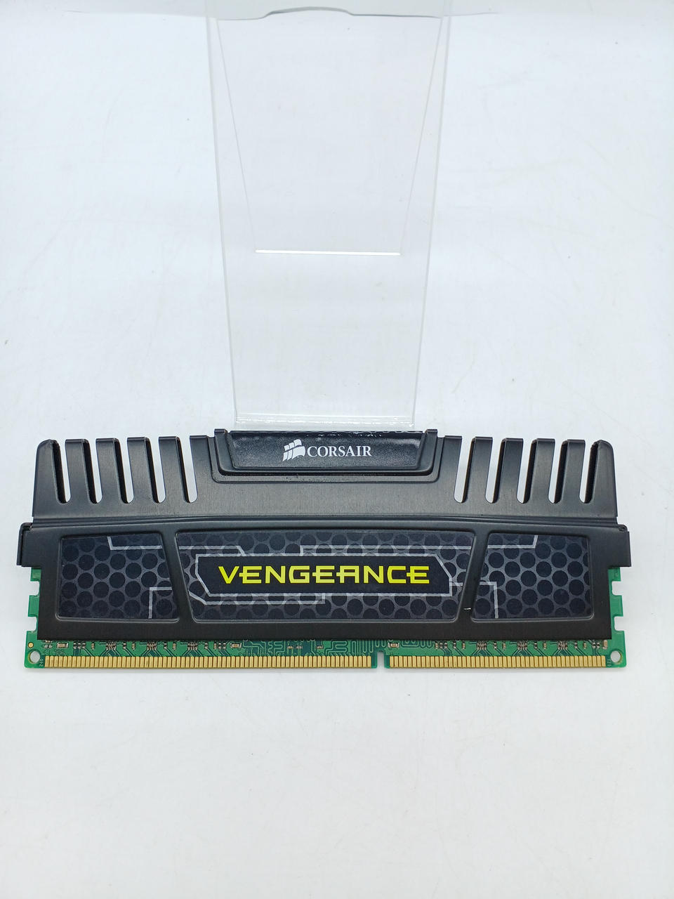 CORSAIR Memory: 1 × 8GB CMZ16GX3M2A1600C9