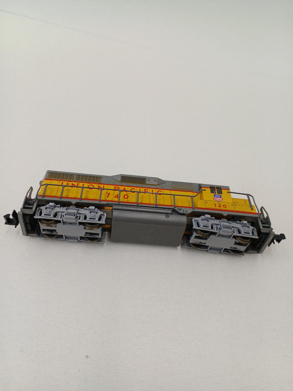 ATLAS N Gauge EMD GP35 #4631 – BanzaiHobby