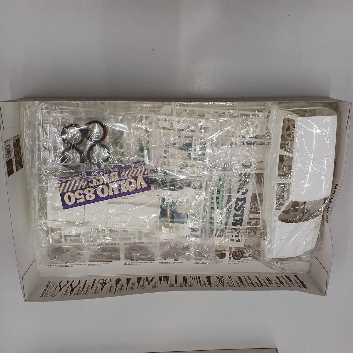 TAMIYA Plastic Model Volvo 850 Estate BTCC 1/24 - Banzai Thrifting | BanzaiHobby