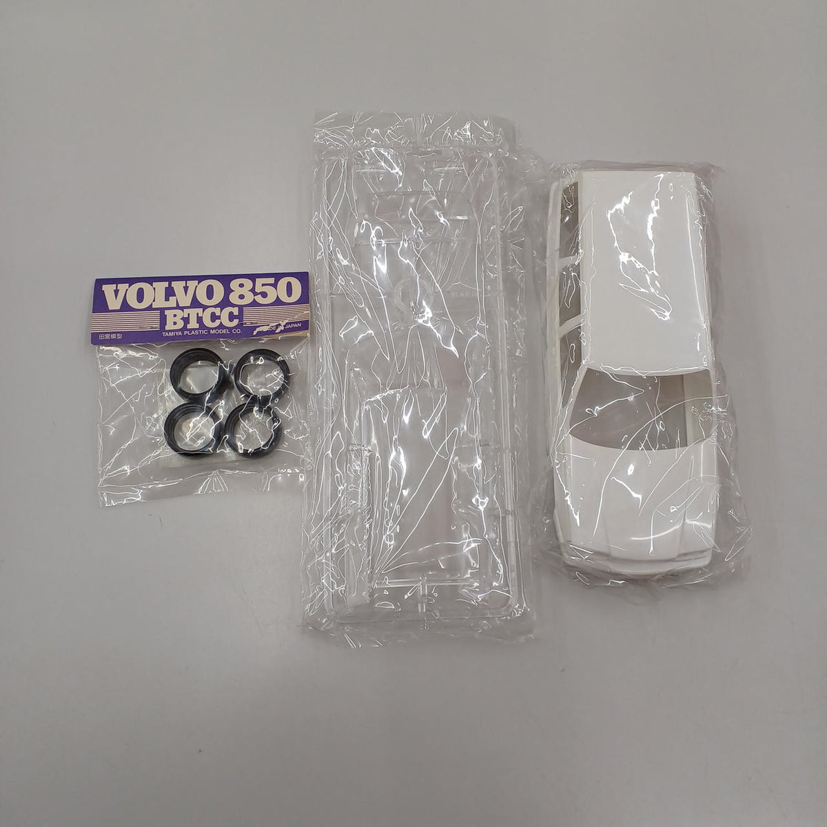 TAMIYA Plastic Model Volvo 850 Estate BTCC 1/24 - Banzai Thrifting | BanzaiHobby