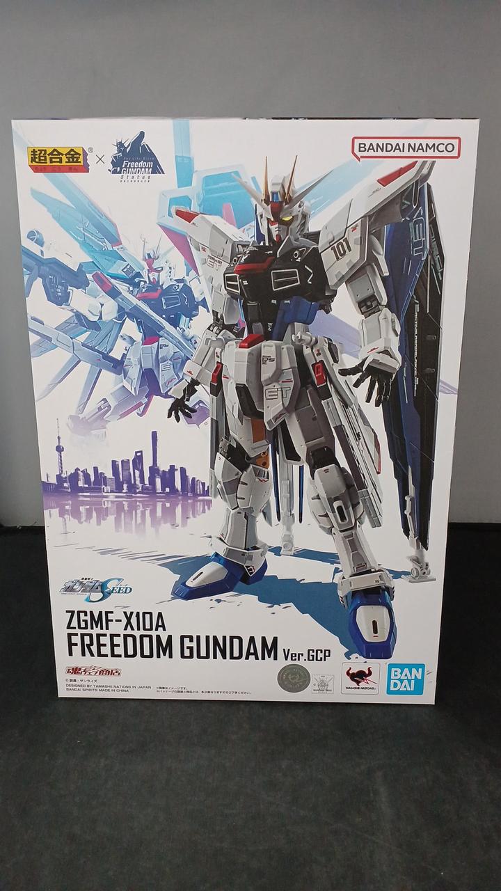 BANDAI Chogokin Freedom Gundam VER. GCP