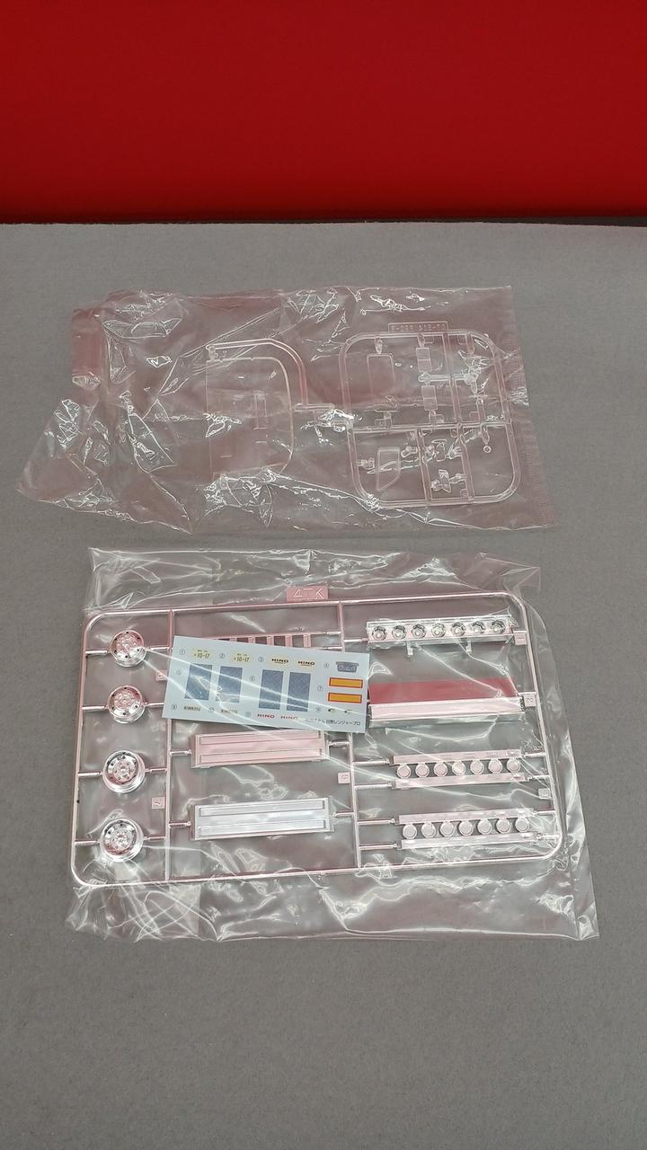 Qingdao Cultural Teaching Materials Company Pro Cargo 1/32 4T Custom Truck Series - Banzai Thrifting | BanzaiHobby