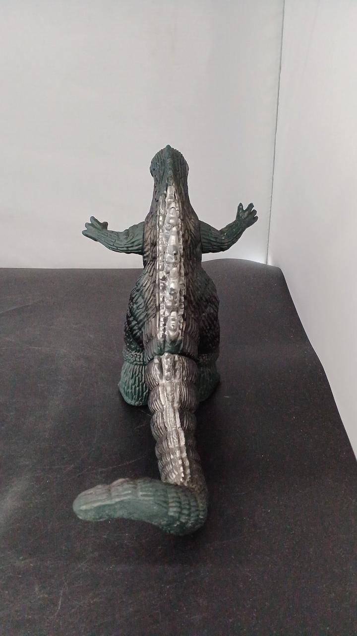 Bandai Soft Vinyl Godzilla has holes on both feet.