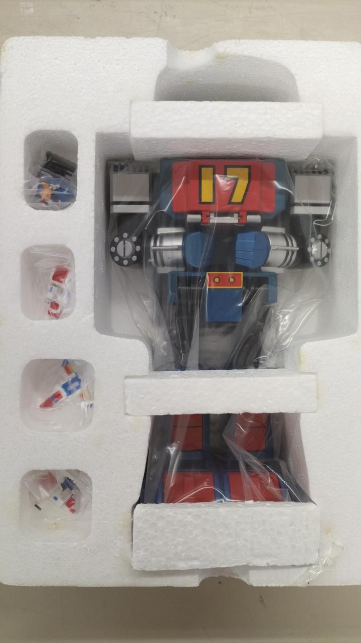 BANDAI Chogokin Ultra-Extreme Automatic Transformation Daitetsujin 17 Does not transform.