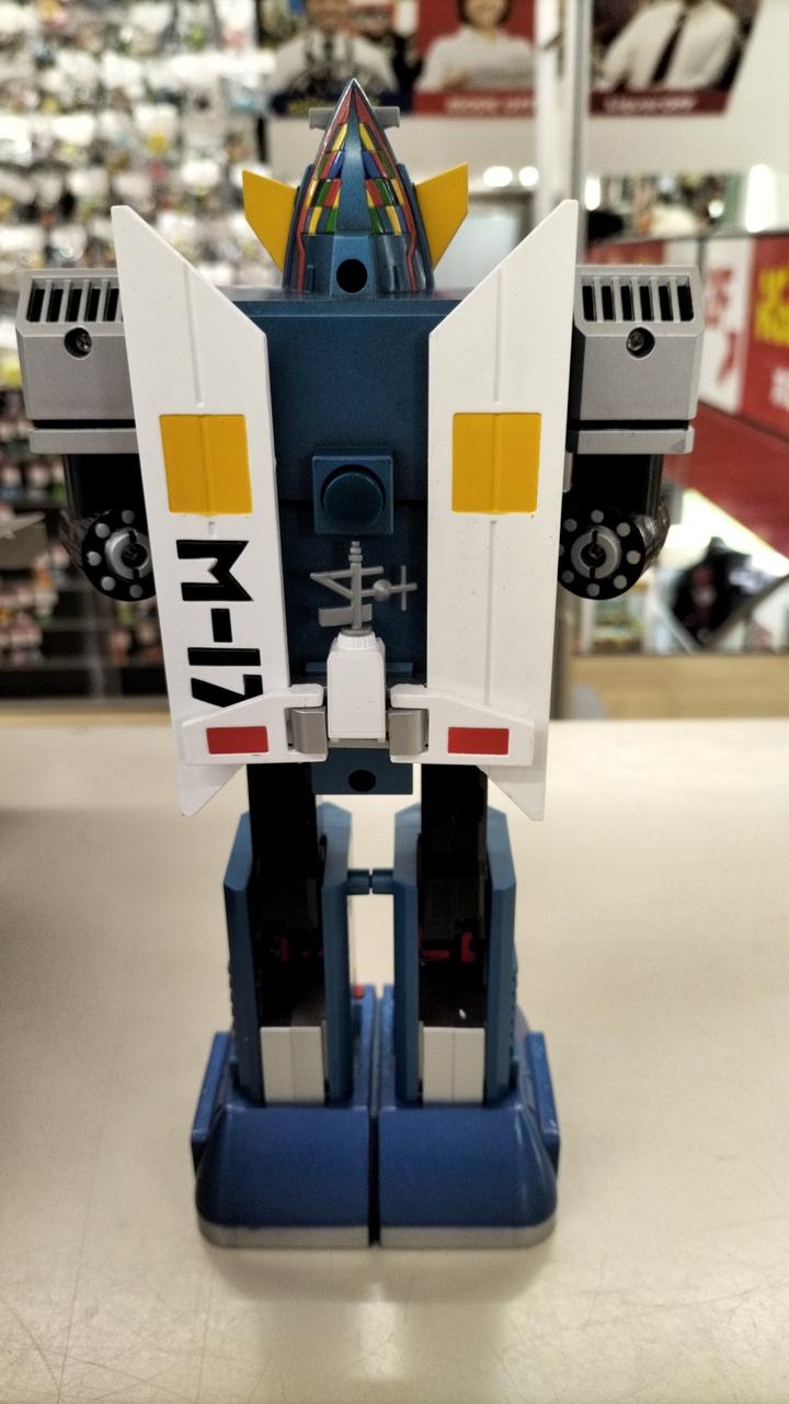 BANDAI Chogokin Ultra-Extreme Automatic Transformation Daitetsujin 17 Does not transform.