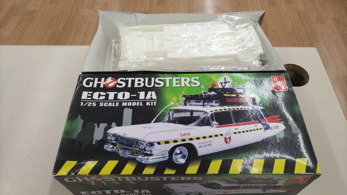AMT Ghostbusters 1/25 ECTO-1A - Banzai Thrifting | BanzaiHobby