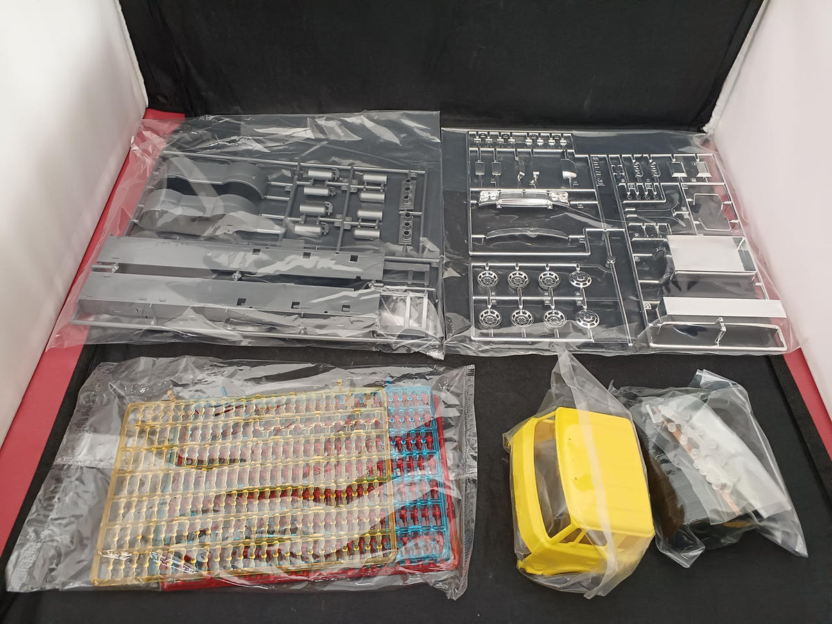 Aoshima Plastic Model Arab Star Tanker Truck - Banzai Thrifting | BanzaiHobby