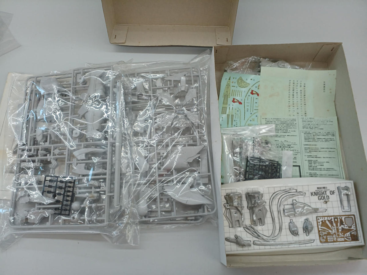 WAVE Garage Kit Knight of Gold - Banzai Thrifting | BanzaiHobby
