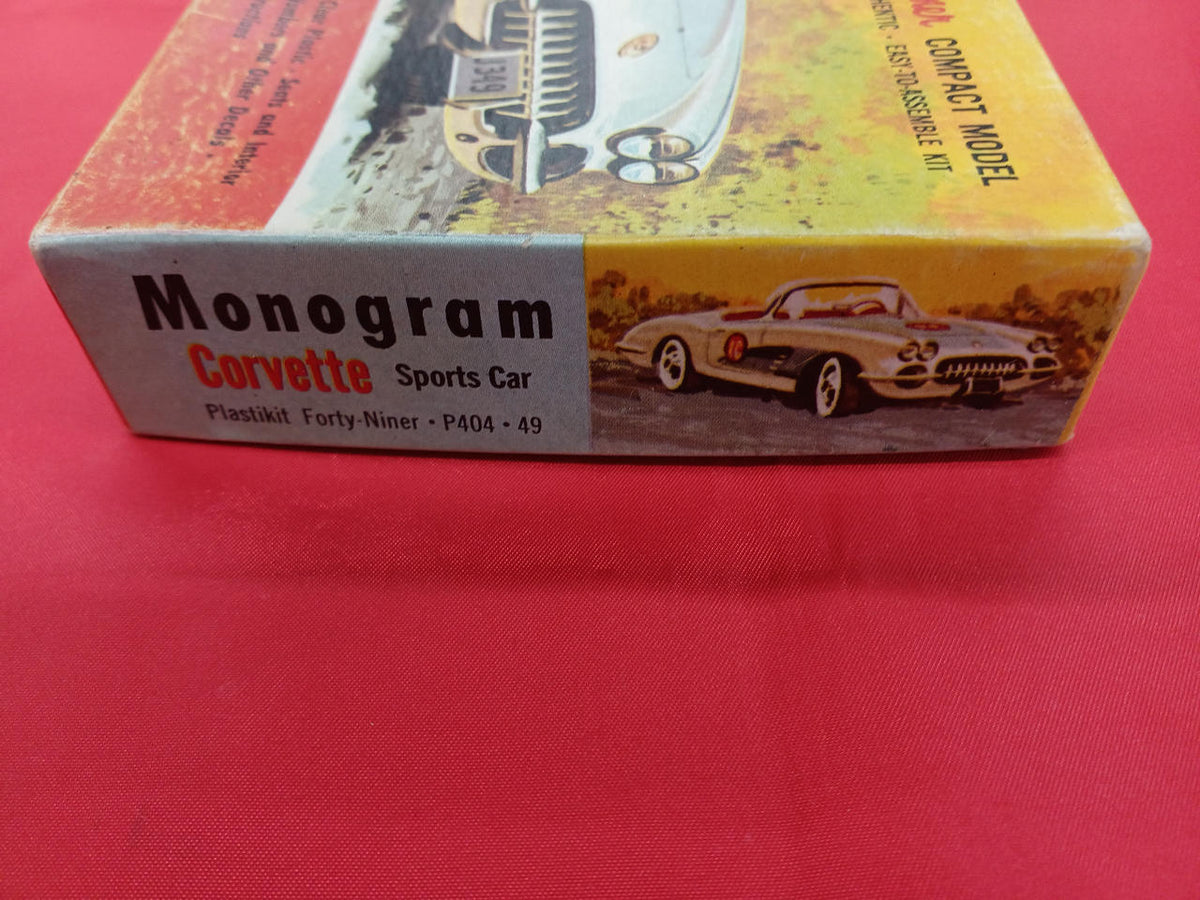 Monogram Corvette Sports Car P404 & 49 - Banzai Thrifting | BanzaiHobby