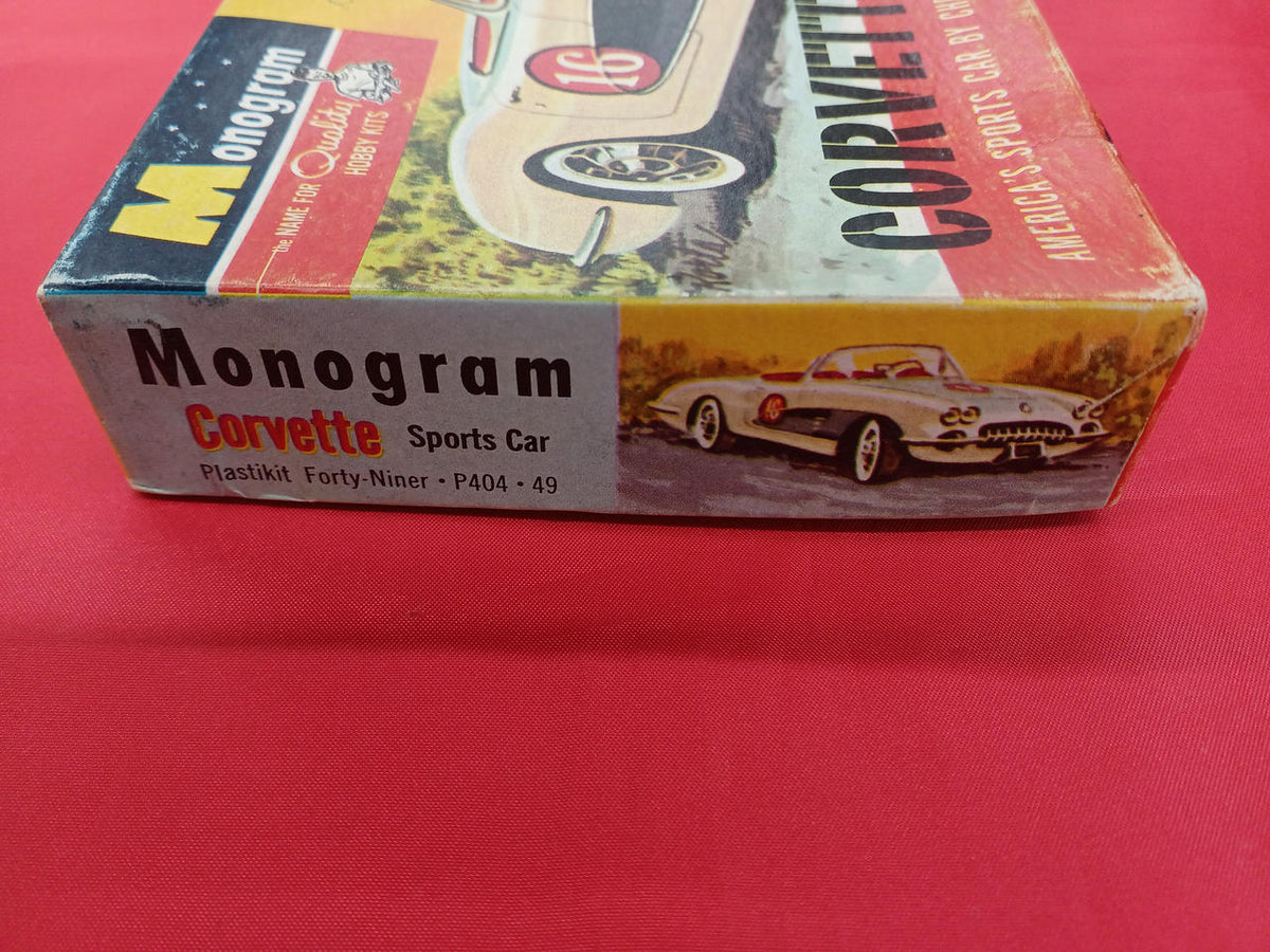 Monogram Corvette Sports Car P404 & 49 - Banzai Thrifting | BanzaiHobby