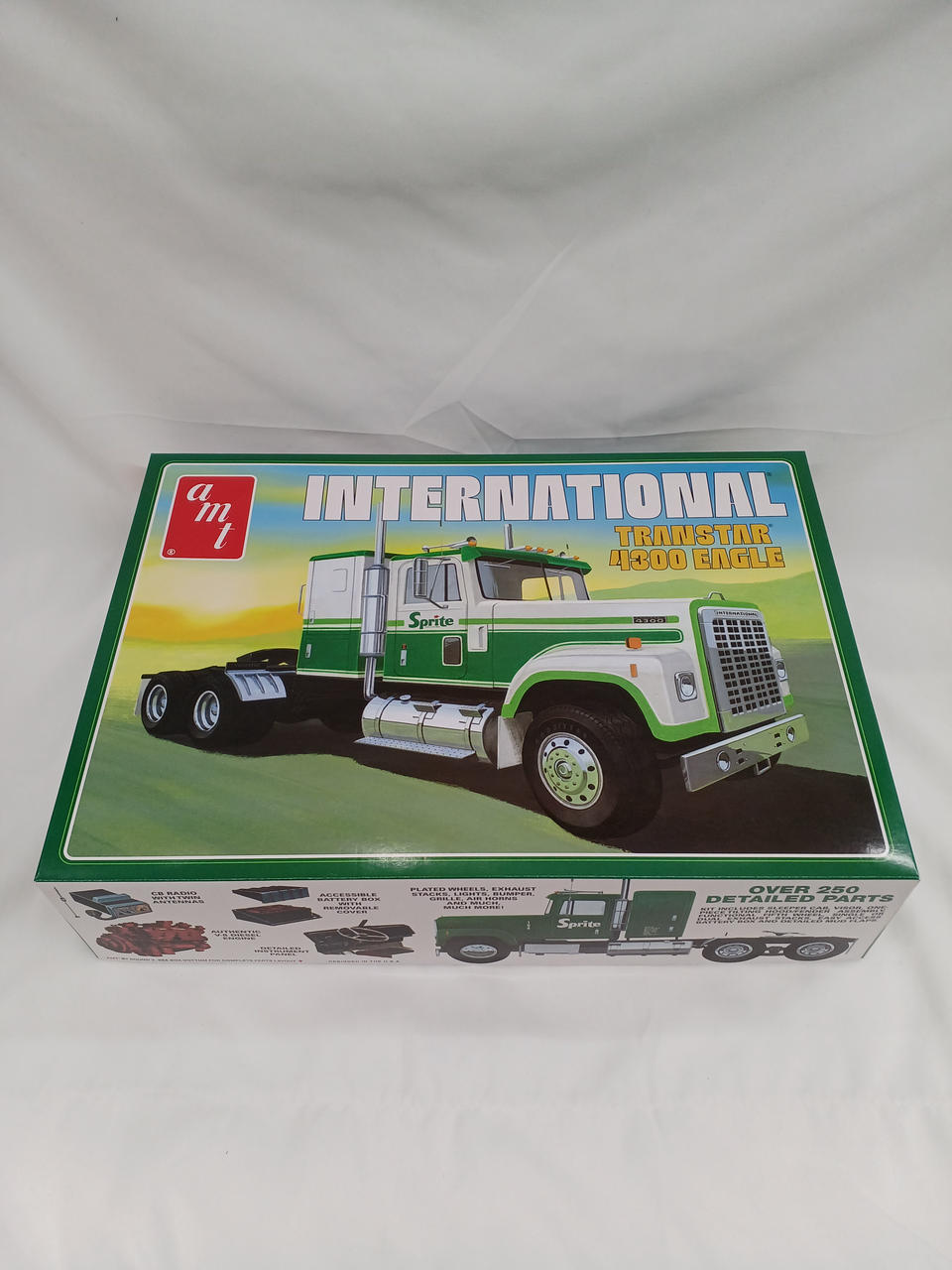 AMT TRANSTAR 4300 EAGLE AMT1394 - Banzai Thrifting | BanzaiHobby