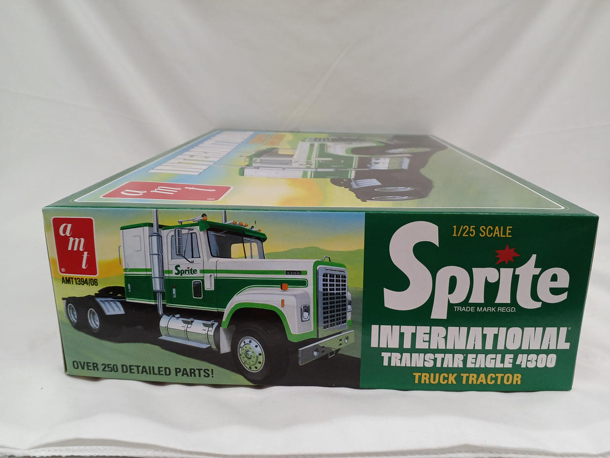 AMT TRANSTAR 4300 EAGLE AMT1394 - Banzai Thrifting | BanzaiHobby