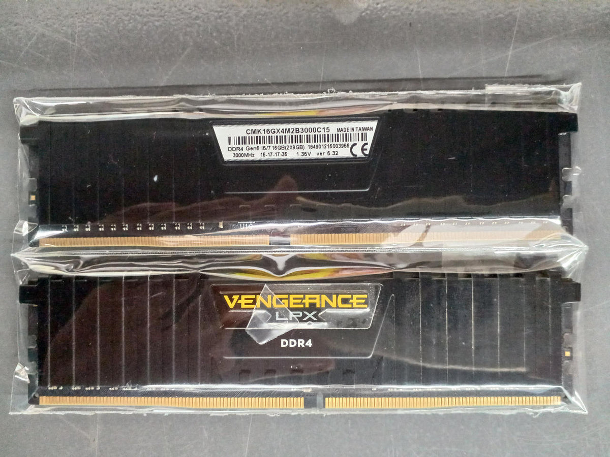 CORSAIR Desktop Memory CMK16GX4M2B3000C15