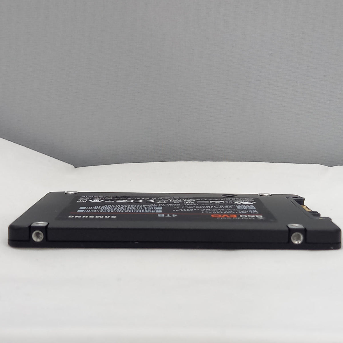 SAMSUNG SSD 4TB MZ-76E4T0