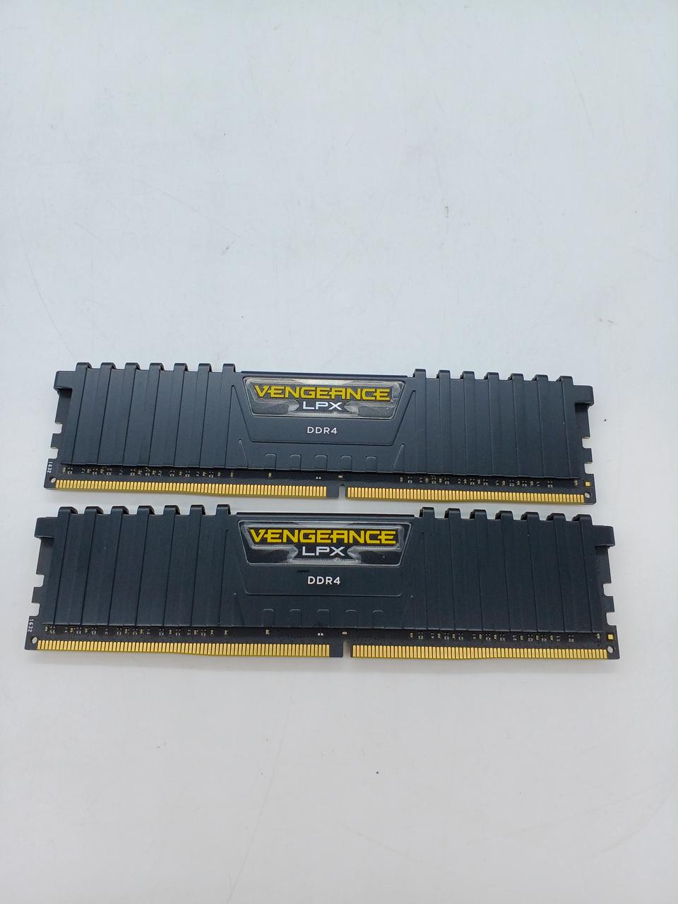 CORSAIR Memory CMK16GX4M2A2133C13