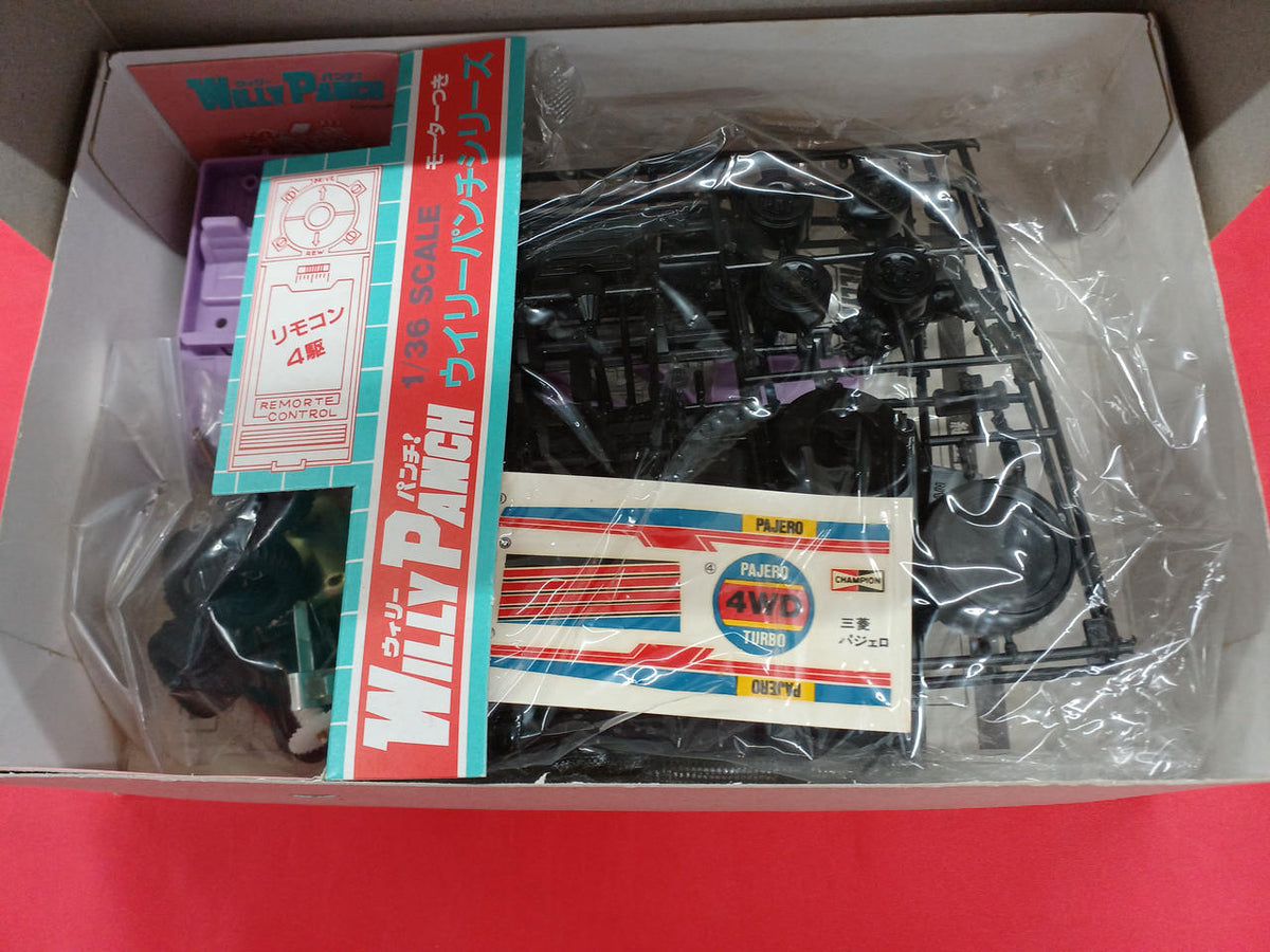 Arii Mitsubishi Pajero A409 - Banzai Thrifting | BanzaiHobby