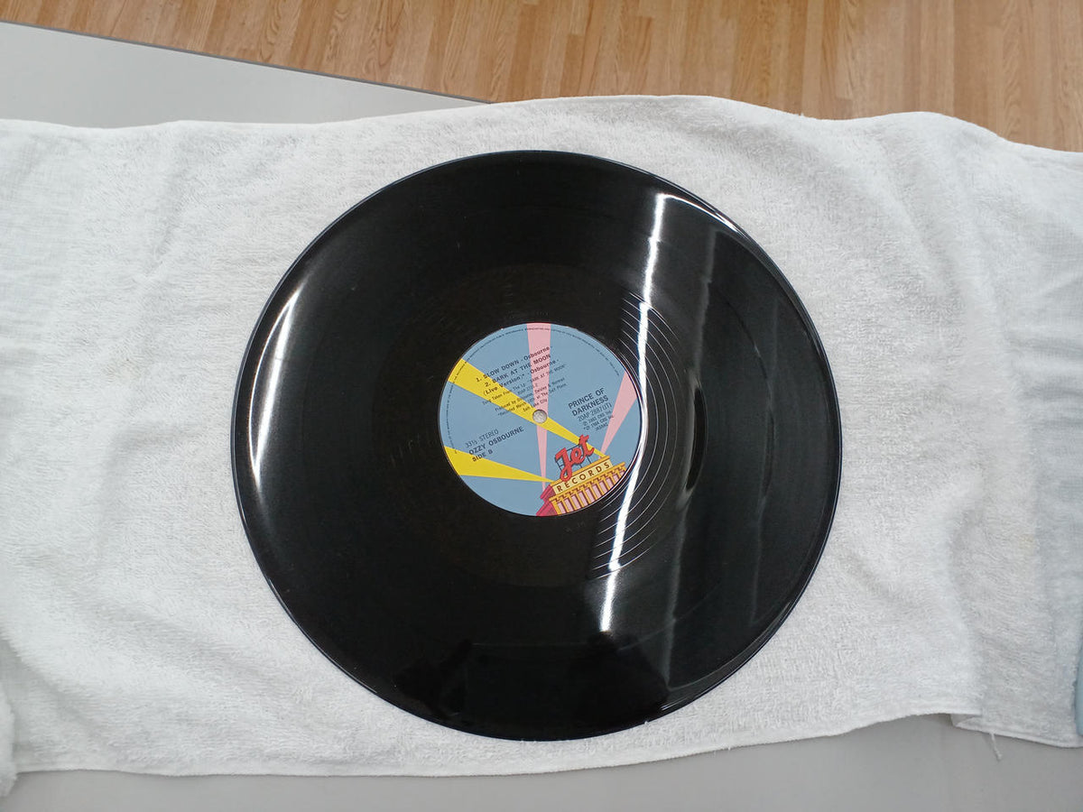 CBS-Sony Ozzy Osbourne, the Dark Emperor 20AP2887