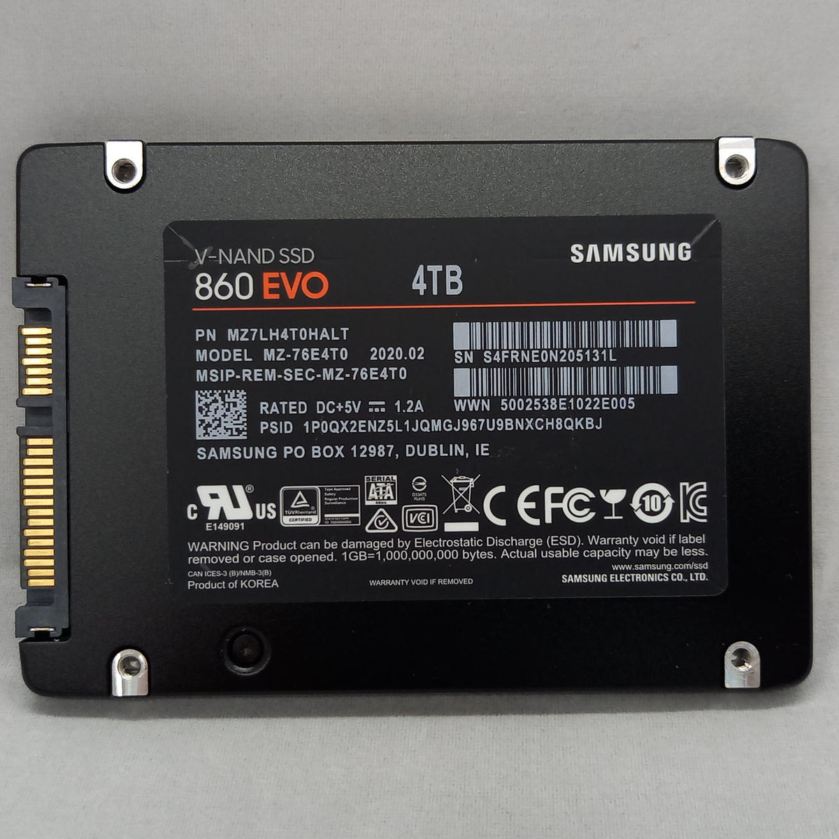 SAMSUNG SSD 4TB MZ-76E4T0