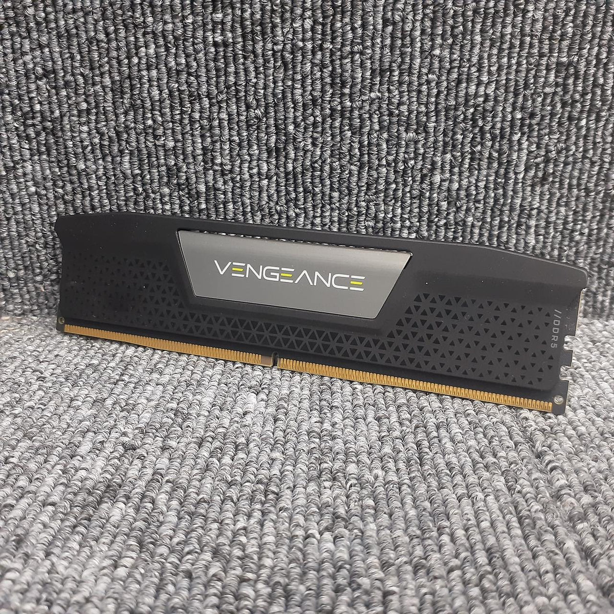 CORSAIR Memory CMK32GX5M2B5600C36
