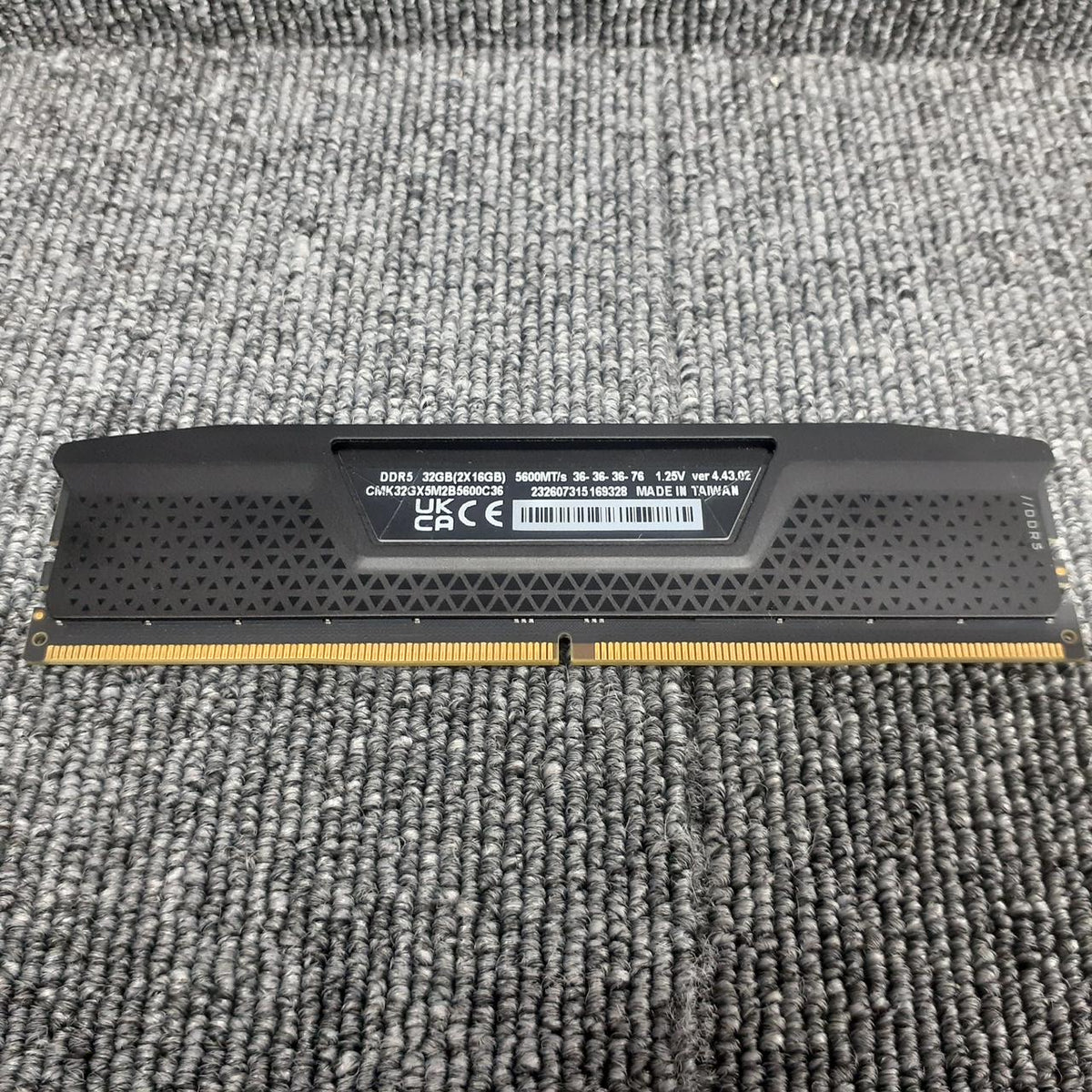 CORSAIR Memory CMK32GX5M2B5600C36