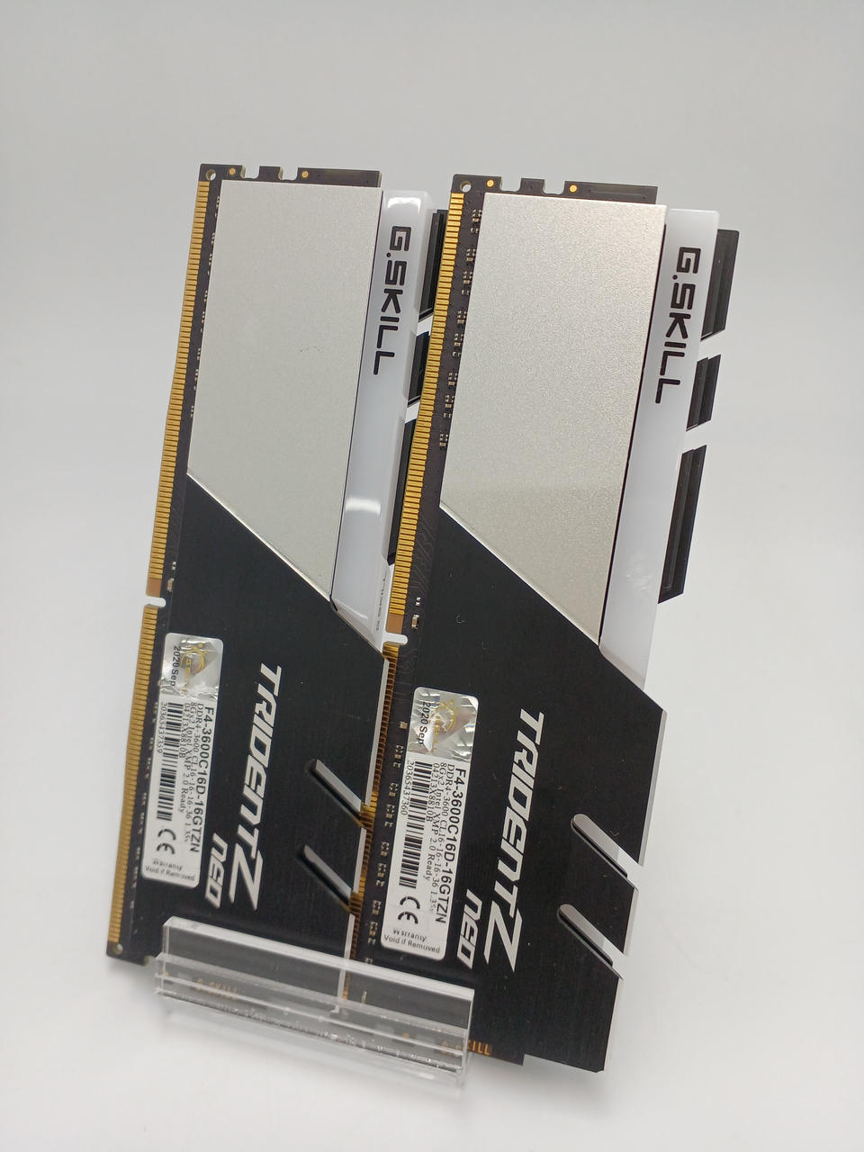 G.SKILL PC Memory F4-3600C16D-16GTZN