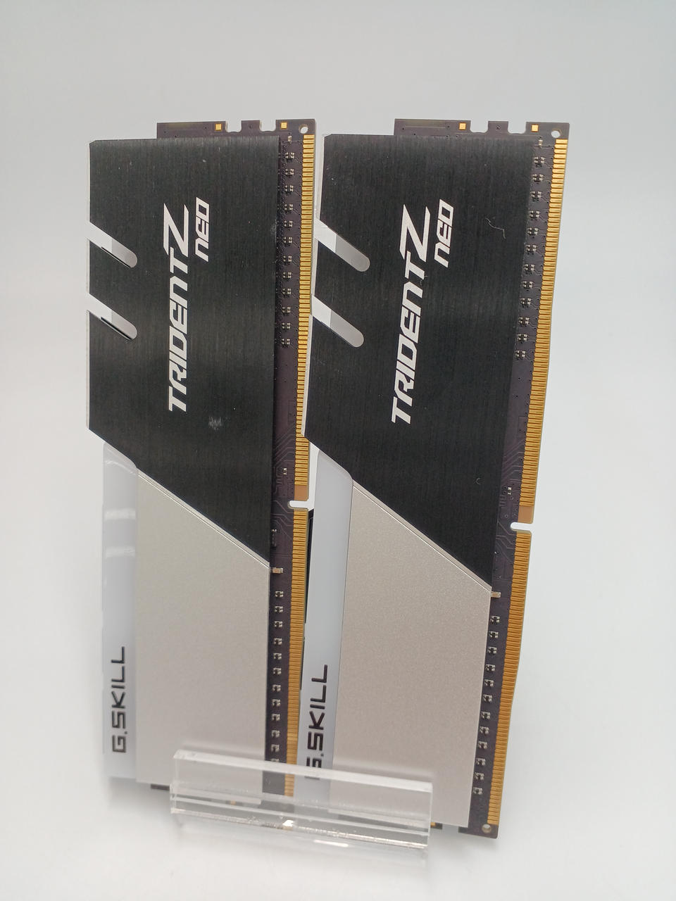 G.SKILL PC Memory F4-3600C16D-16GTZN