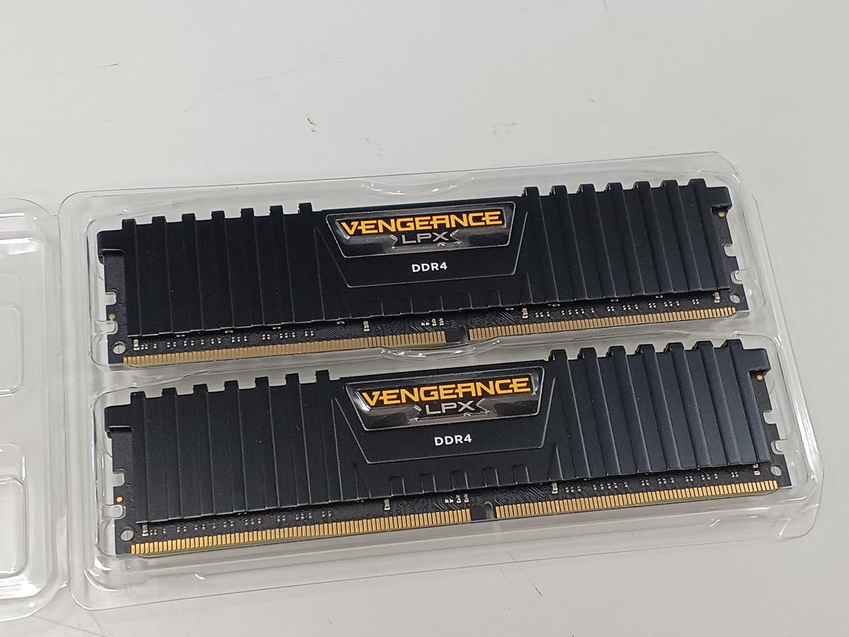 CORSAIR DDR4 Desktop Memory DDR4 32GB (16GB×2)