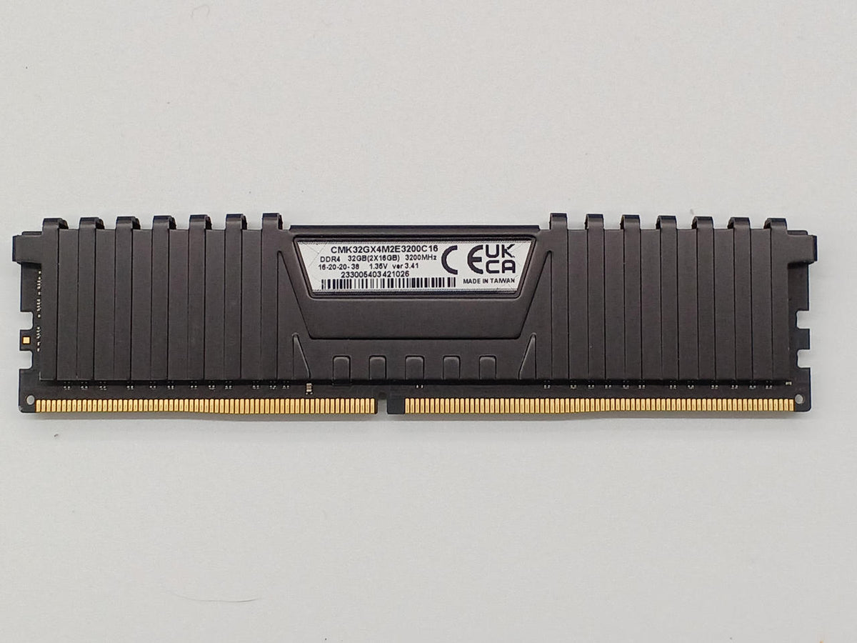 CORSAIR DDR4 Memory CMK32GX4M2E3200C16