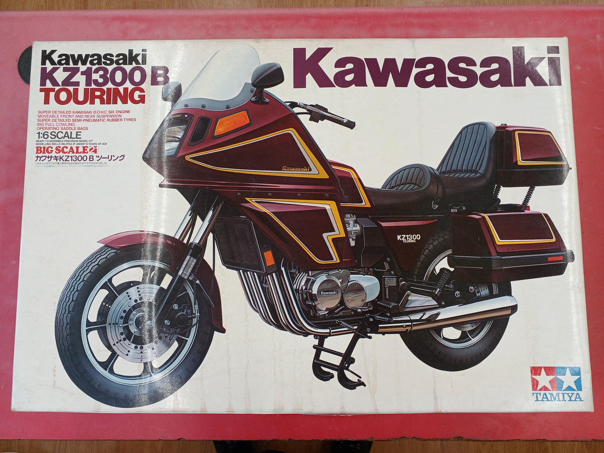 TAMIYA Plastic Model 1/6 Kawasaki KZ1300B Touring