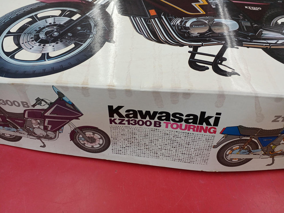 TAMIYA Plastic Model 1/6 Kawasaki KZ1300B Touring